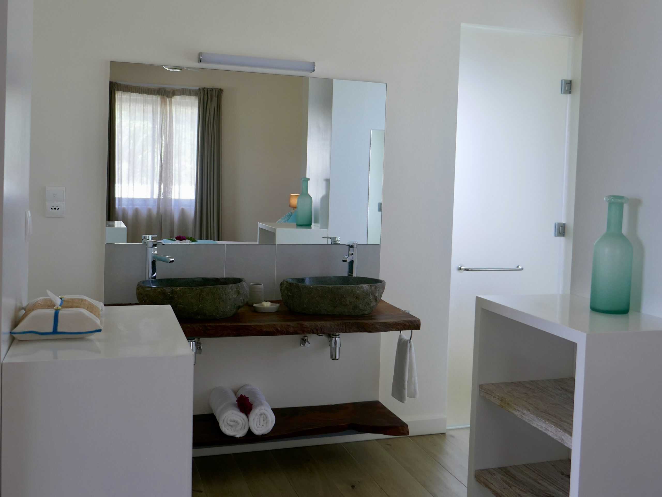 Pineapple — salle de bain pierre naturelle