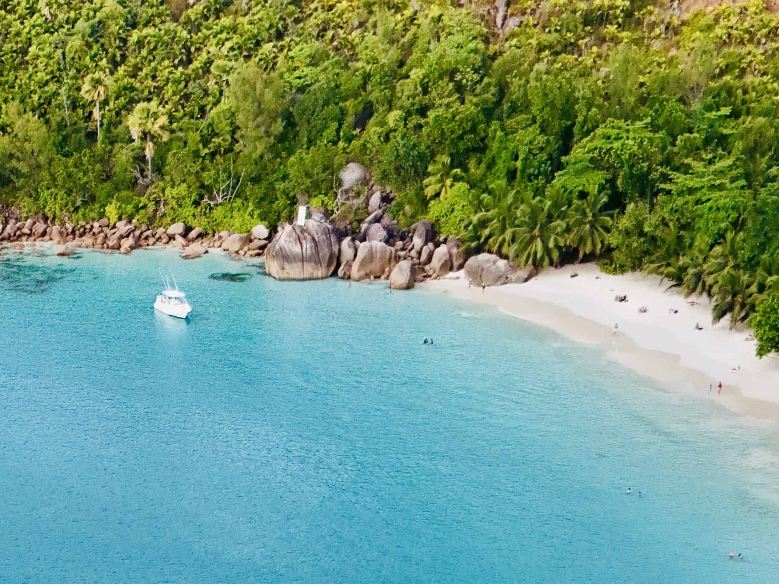 Praslin beaches / plages de Praslin