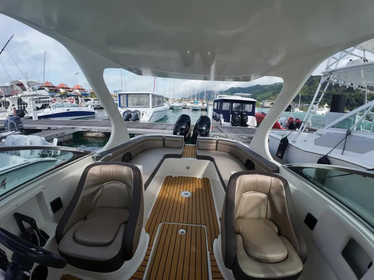 Comfortable leather seats — Creole Odyssea