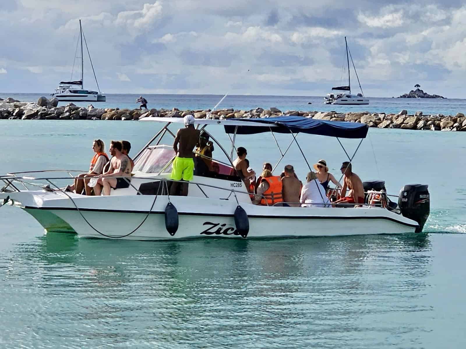 Boat & guests
