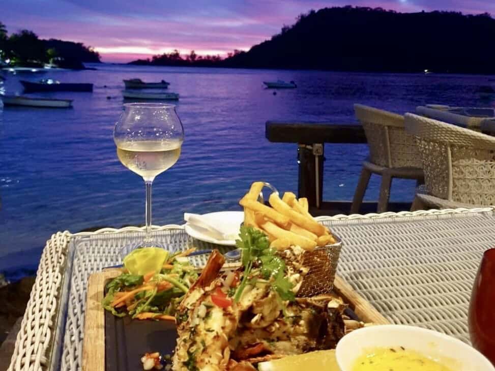 FileName: Seychelles_travel_tips_dining_mahé_coucher_de_soleil.jpg.