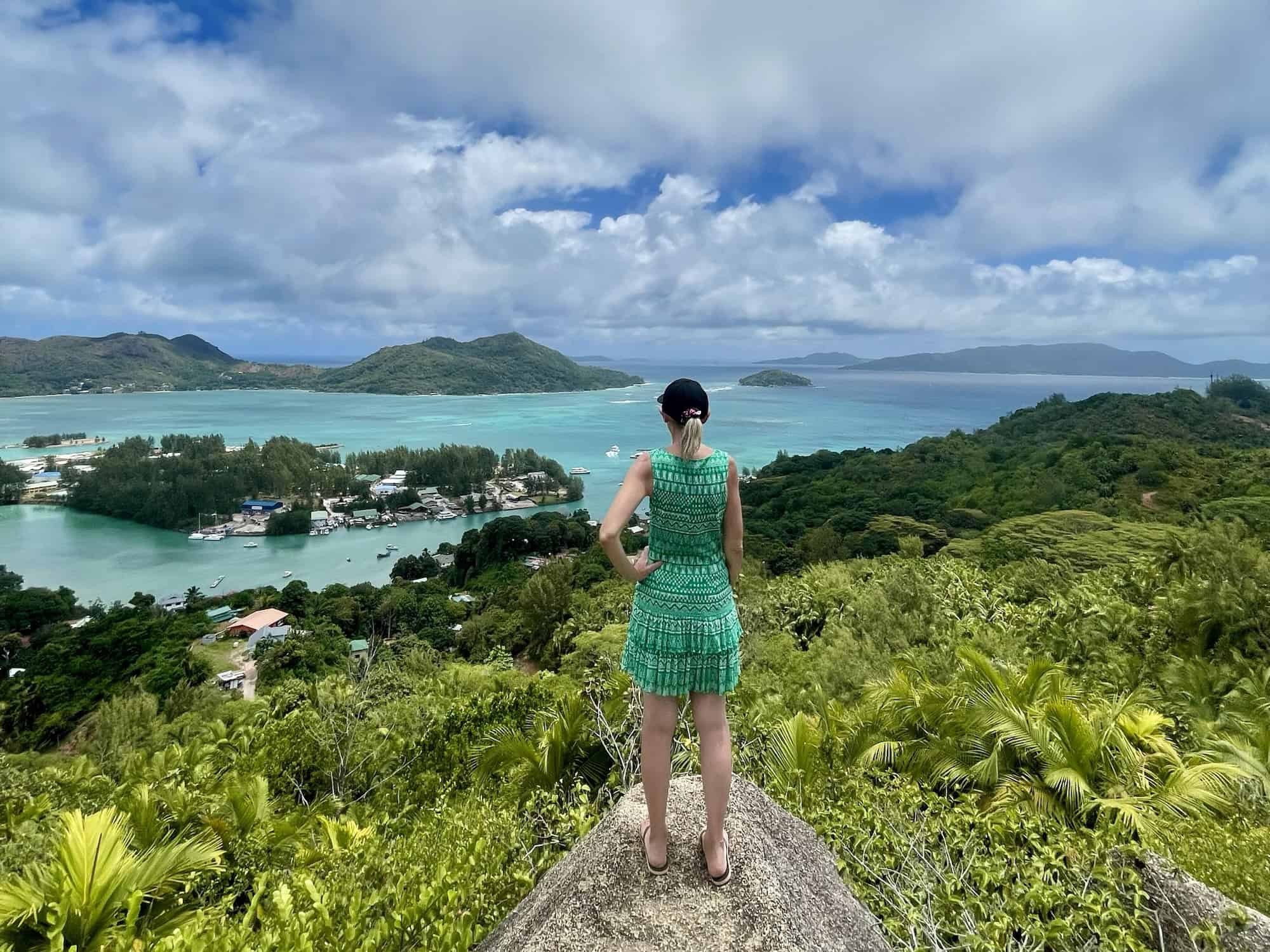 EN: Fond Ferdinand, Praslin — nature reserve with endemic flora and viewpoints • FR: Fond Ferdinand, Praslin — réserve naturelle, flore endémique et points de vue